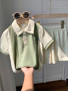 SHEIN 青少年男孩2件組兒童休閒拼色拼接短袖POLO衫與彈性腰短褲套裝，適合秋季、春季、夏季、戶外玩耍、學校、街頭風、派對與居家休閒 - 杏色 - 查看 5