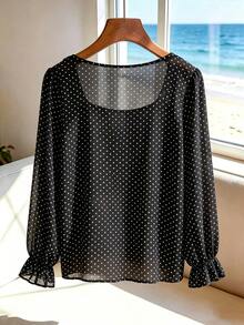 GlowEve CURVE Damen Quadratischer Ausschnitt Schwarz & Weiß kleine Polka Dot Chiffon Cover-Up, leichtes Puffärmel transparent Sonnenschutz lockeres Hemd, Rüschensaum Polka Dot Chiffon Top, lockeres schmeichelhaftes Quadratischer Ausschnitt Bindung vorne dünnes Langarm Sonnenschutz Cover-Up Hemd - Verschiedenfarbig - Übersicht 2