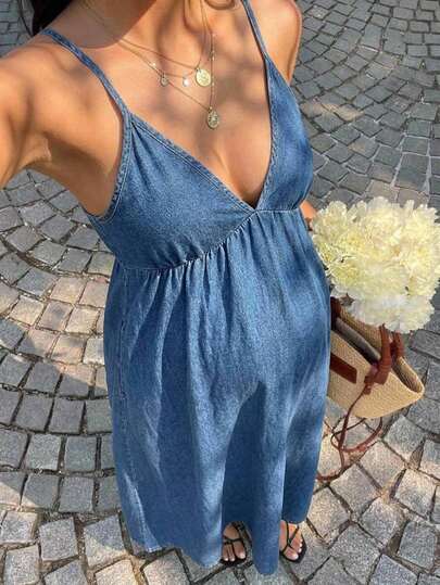 SHEIN Vestido de maternidad sexy casual de mezclilla con escote en V profundo y tirantes de espagueti