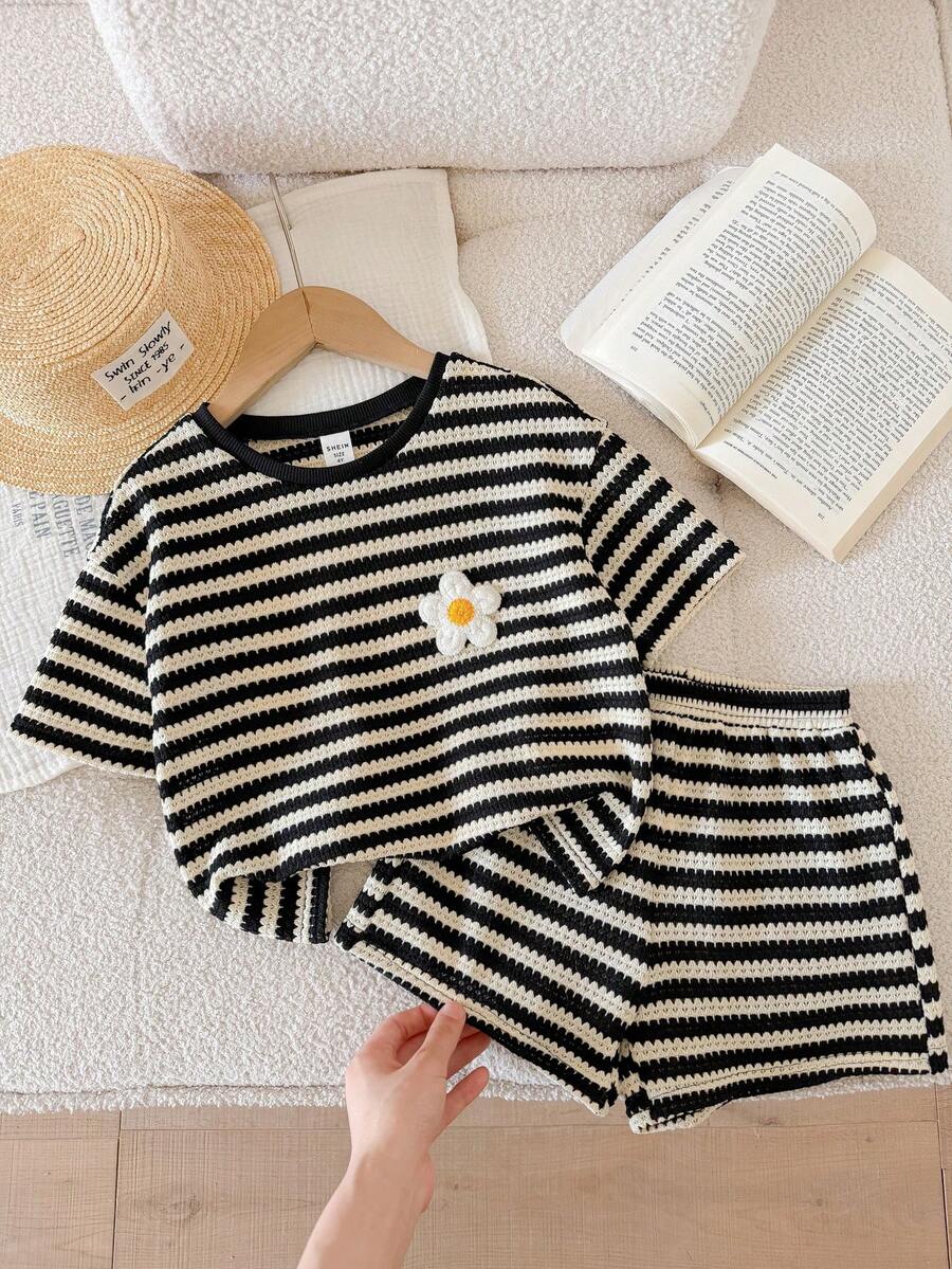 SHEIN LMoss Kids 女童小女孩針織圓領條紋寬鬆休閒T恤短褲兩件套 - 黑色 - 查看 1