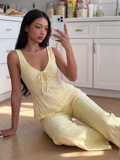 SHEIN Minimalist Vertical Ribbed Ribbed Texture Halter Neck Loungewear 2 Pieces Set