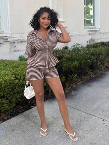 Alexandranx 2件組休閒套裝，包含格紋領上衣與配套鬆緊腰短褲，女款短袖兩件式優雅套裝 - 棕色 - 查看 6