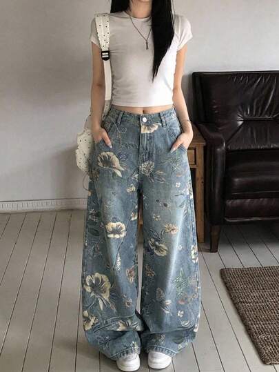 DAZY Celana Jeans Wanita Model Lebar dengan Motif Bunga di Seluruh Permukaan