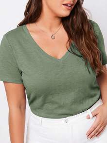 SHEIN BASICS 大尺碼女款純色V領休閒百搭日常短袖上衣 - 綠色 - 查看 5