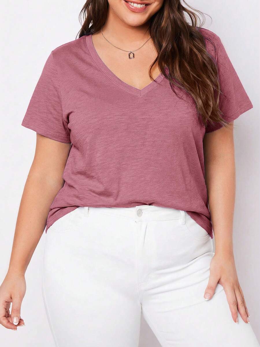 SHEIN BASICS 大尺碼女款純色V領短袖休閒T恤 - 紅木色 - 查看 1