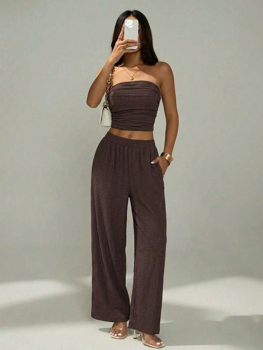 SHEIN PETITE 2026春夏新款女裝-棕色露肩T恤與休閒長褲套裝,適合夏季穿著,適用於居家、外出、海邊旅行、時尚造型、休閒穿搭、通勤、度假、浪漫場合與日常穿著,搭配多樣化造型 - 棕色 - 查看 1