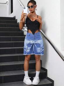 SHEIN PETITE 流蘇飾邊鈕扣口袋撞色時尚牛仔短褲，適合嬌小女性 - 淺色水洗藍 - 查看 5