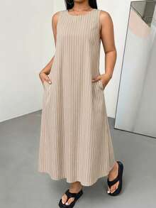 Shapeblank Đầm tank dáng dài mùa hè casual đi du lịch cho nữ size lớn, màu kaki kẻ sọc, dáng rộng sát nách có túi, thoải mái, đa năng, dễ phối đồ hàng ngày - Nhiều màu - Xem 3