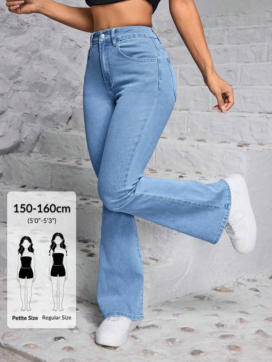 SHEIN PETITE 女款前扣口袋簡約牛仔褲,休閒日常穿著,適合嬌小女性 - 淺色水洗藍 - 查看 1