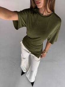 Aloruh 女款優雅圓領不對稱下擺收腰針織彈性短袖T恤 - 軍綠色 - 查看 5
