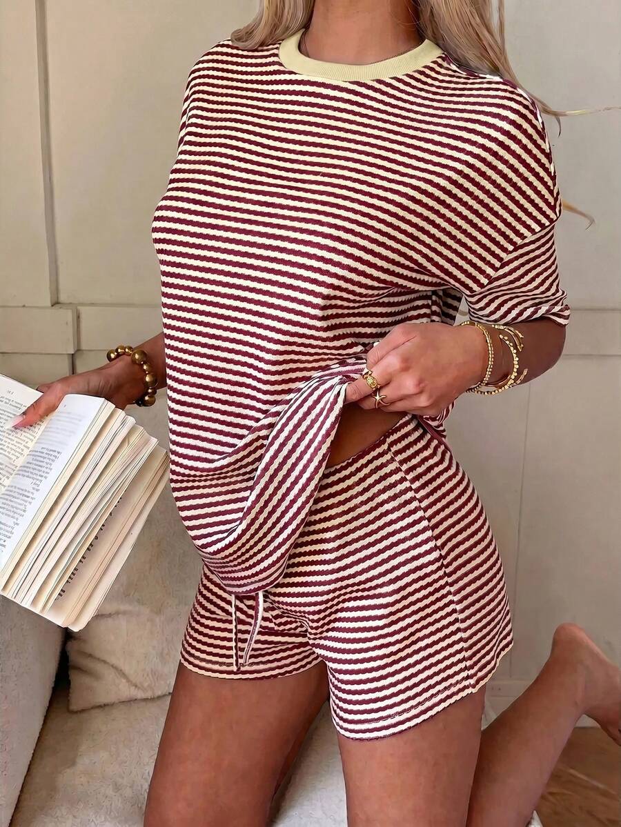 SHEIN EZwear 女士红白条纹T恤短裤两件套 - 紅白色 - 查看 1