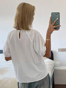 DAZY 女款純色寬鬆短袖圓領百褶休閒度假夏季襯衫上衣，適合學校穿著 - 白色 - 查看 2