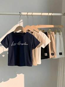 SHEIN 3件套 4-7岁男童休闲舒适印花圆领T恤+短裤套装 - 彩色 - 查看 4