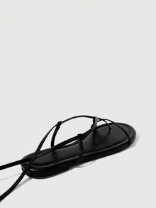 HighSole Women's Elegant Black Flat Thong Sandals With Bare Straps - Black - View 3