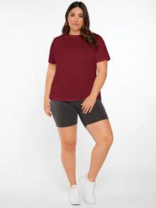 SHEIN BASICS 大尺碼純色圓領T恤夏季上衣 - 酒紅色 - 查看 3
