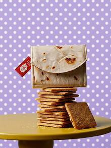 superFUNNYmarket Portefeuille de grande capacité en forme de pancake, portefeuille pliable amusant avec clip à pression, sac à main portable avec poche à monnaie multi-fentes, pour les courses quotidiennes, les voyages, les rendez-vous, les cadeaux d'anniversaire et de vacances, mini sac à main à la mode et excentrique en forme d'aliment, accessoires de sac de rangement - Multicolore - Voir 4