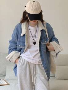DAZY Jaket Denim Kasual Wanita Lengan Panjang Kancing Depan dengan Saku dan Hiasan Bulu Halus, Lapisan Termal - Medium Wash - View 5