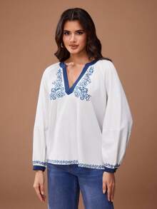 Glamance White Floral V-Neck Long Sleeve Blouse, Loose Boho Elegant Mature Casual Sexy For Outing, Work Brunch, Office, Daily, Party, Autumn - Blue and White - View 5