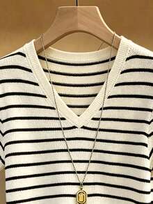 SHEIN Franclia Women's Spring/Summer New V-Neck Black And White Striped Lace Trim Knit Top, Lace Patchwork Short Sleeve Knit Top, Suitable For Vacation, Commute, Summer Holiday, Beach Wear, Elegant Style, Casual Top And Black And White Top. Fashion Casual, Business Office Wear, Versatile And Stylish Daily Casual, Urban Teacher Professional Wear - Multicolor - View 4