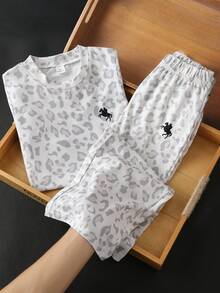 SHEIN Elladie kids 2件/套基礎休閒慵懶純色套裝，馬匹印花圓領短袖T恤搭配直筒長褲，適合日常/外出等多種場合，春季/夏季/四季皆宜 - 白色 - View 4
