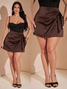 SHEIN BAE CURVE 大尺碼女款棕色不對稱迷你裙，優雅緞面裙 - 棕色 - 查看 2