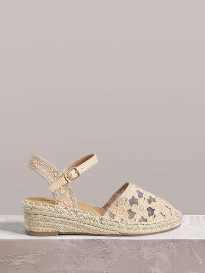 Styleloop Ladies Wedge Heel Round Toe Embroidered Mesh Flower Casual Beach Vacation Style Shoes Sandals