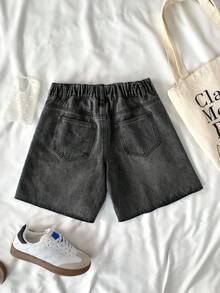 SHEIN Shorts vaqueros desgastados de tiro bajo con dobladillo deshilachado, estilo casual de primavera y verano para adolescentes, ideal para playa, vacaciones, boho, conciertos y festivales de verano - Negro - Ver 2