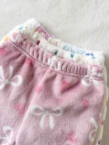SHEIN Vintaside Kids 3件組女嬰秋冬款粉色白色與藍色花朵草莓圖案毛絨長褲，可愛休閒居家與外出場合穿著 - 彩色 - 查看 4