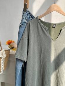 SHEIN EZwear 大码春夏服装，做旧酸洗宽松短袖V领T恤，纯棉面料，春夏款 - 軍綠色 - 查看 6
