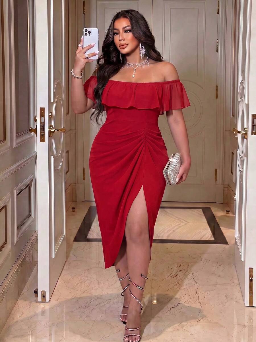 NU&NOW Vestido de mujer talla grande con volantes, hombros descubiertos, manga corta, cintura fruncida y abertura en el bajo - Rojo - Ver 1