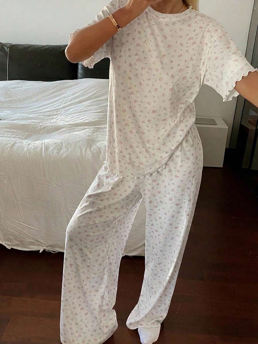 DAZY 2件組甜美碎花寬鬆短袖T恤與寬鬆直筒長款睡褲套裝，夏季女款睡衣套裝 - 杏色 - 查看 1