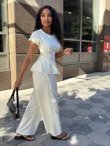 Alexandranx 夏季新款女士简约优雅通勤度假复古毕业日常百搭杏黄色竹纹面料圆领短袖腰部褶皱X型常规衬衫上衣+宽松阔腿裤两件套，教师装，复古风，女士办公室装，机场装，旅行装，外出装 - 杏色 - 查看 5