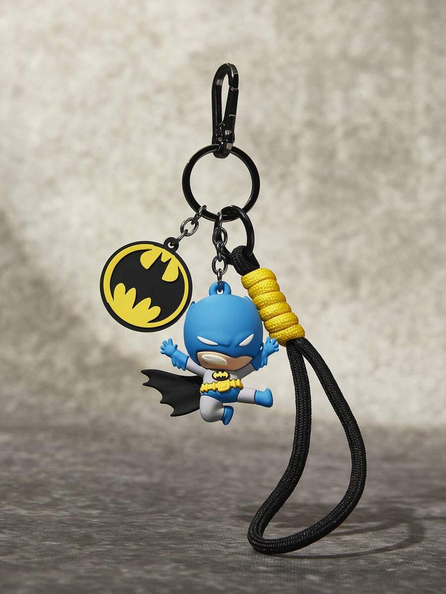 BATMAN X POKOJA LAND 1個金屬鑰匙圈吊飾,聯名款,黃黑藍配色,酷英雄造型,精緻合金製成。可掛在包包、車鑰匙、情侶對戒吊飾、書包、背包、衣物上,也可用作生日禮物或創意包包掛飾。時尚獨特,是派對和聚會中送給朋友、親戚和同學的特別小禮物 - 彩色 - 查看 1