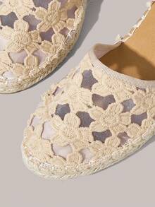 Styleloop 女款楔跟圓頭刺繡網布花卉休閒沙灘度假風涼鞋 - 棕色 - 查看 6