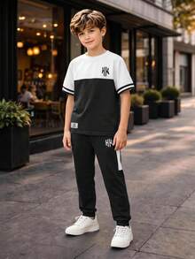SHEIN 2件組兒童青少年男孩拼色拼接字母圖案圓領短袖T恤與短褲套裝，返校服裝，適合學校、外出、運動 - 黑色 - 查看 1