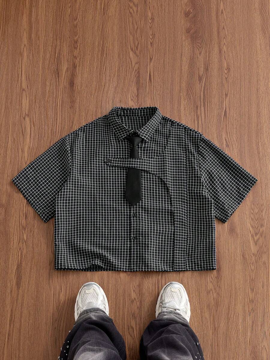 SWAVVY Camisa de manga corta a cuadros con diseño deconstruido y abotonadura sencilla para hombre - Blanco y Negro - Ver 1