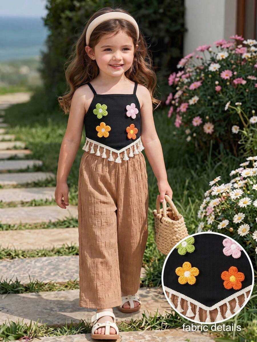 SHEIN Genkimix Kids 2 قطعة/مجموعة ملابس صيفية للبنات بتصميم إبداعي مطرز ثلاثي الأبعاد مع ديكور، كاميسول مع رقع دانتيل وحافة غير متماثلة وبنطلون طويل كاجوال
