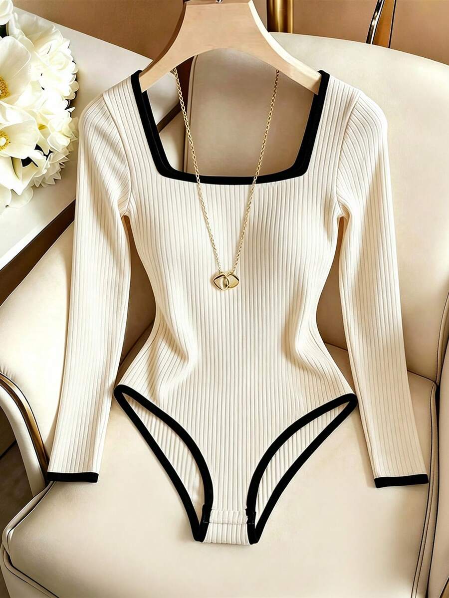 SHEIN Franclia 秋季休閒法式優雅連身衣 外出度假節慶穿搭 Y2K 通勤方領黑白拼色長袖性感刷毛羅紋 - 杏色 - 查看 1