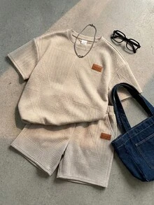SHEIN Little Byeori 2件套儿童/青少年男童休闲日常舒适贴布图案圆领短袖T恤和短裤针织两件套 - 卡其色 - 查看 4