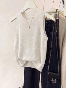 SHEIN Franclia Nouveau débardeur en tricot doré scintillant pour femmes 2026 - col rond, détail de l'emmanchure côtelée, silhouette courte, mélangeant sans effort le glamour rétro des années 90 avec un chic minimaliste, idéal pour les brunchs, les sorties nocturnes et le port quotidien au printemps et en été - Blanc - Voir 4