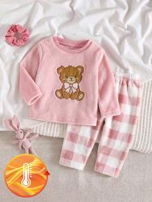 SHEIN Genkimix Kids 2件組秋冬雙面法蘭絨抓絨女嬰可愛粉色熊蝴蝶結刺繡長袖上衣與粉色格紋加厚長褲家居服套裝 - 粉色 - 查看 1