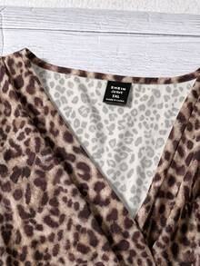 SHEIN VCAY Leopard Print V-Neck Button-Front Blouse With Flutter Cap Sleeves, Relaxed Fit For Casual Chic - Multicolor - View 4