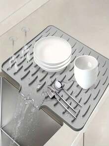 1件裝矽膠排水墊，防滑檯面墊附內建排水槽，耐熱耐衝擊多用途墊，適用於廚房水槽、冰箱及各種表面，易清洗，傾斜自動排水乾燥 - 瀝水墊 - 查看 2