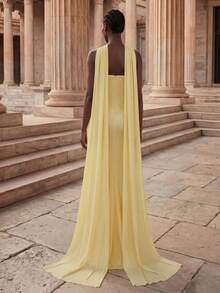 Coutiva Elegant Queen Princess Soft Yellow Knitted Fabric Fitted Slimming Strapless Formal Evening Gown Sexy Minimalist Design Waist-Cinched Winter Wedding - Yellow - View 2