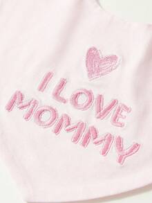 SHEIN 4件組嬰兒圍兜套裝，彩虹愛心三角口水巾，Love Mom Love Dad 媽媽爸爸愛心款 - 粉/白色 - 查看 6