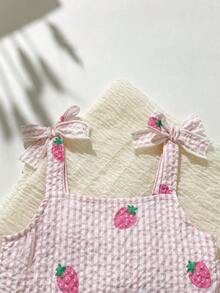 SHEIN Playful Pals 2件組女嬰幼兒/新生兒 0-3歲 春夏休閒日常可愛度假條紋蝴蝶結圖案背心上衣+短褲套裝 - 彩色 - 查看 3