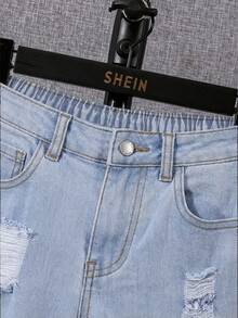 SHEIN 青少年男孩时尚休闲Y2K破洞毛边牛仔短裤，柔软舒适，适合日常穿着，也适合青少年男孩春夏穿着。 - 淺色水洗藍 - 查看 4