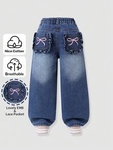 SHEIN Elladie kids 女童牛仔長褲，四季皆宜，時尚休閒風，深色水洗淺藍牛仔，彈性腰頭設計，後口袋蝴蝶結刺繡圖案，荷葉邊褲腳，直筒版型，開學季，歐美風，甜美可愛，新品上市，柔軟舒適面料，日常百搭時尚穿搭，春秋新款女童牛仔長褲 - 中等水洗藍 - 查看 6
