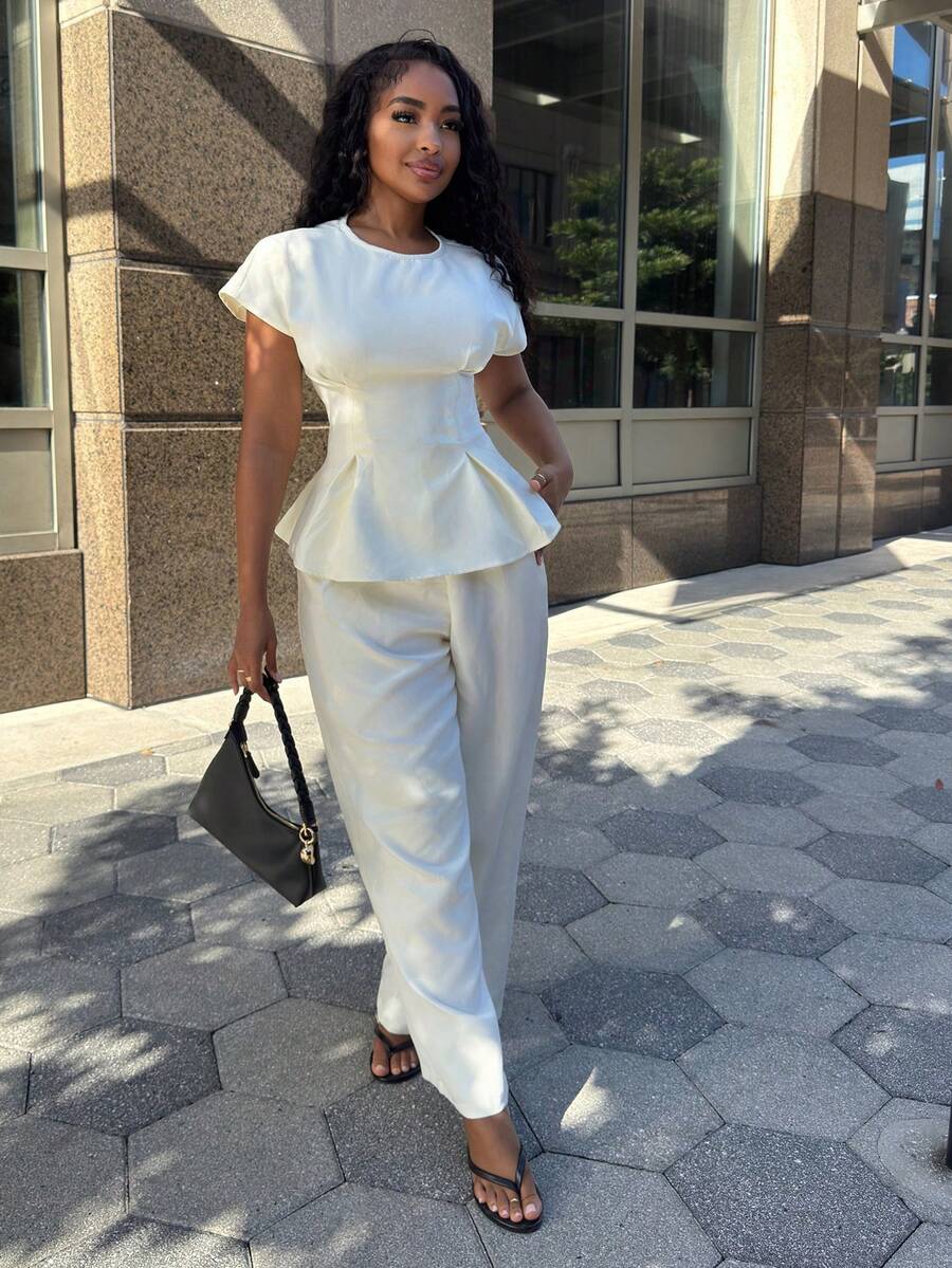Alexandranx 夏季新款女士简约优雅通勤度假复古毕业日常百搭杏黄色竹纹面料圆领短袖腰部褶皱X型常规衬衫上衣+宽松阔腿裤两件套，教师装，复古风，女士办公室装，机场装，旅行装，外出装 - 杏色 - 查看 1