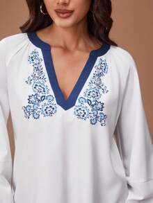 Glamance White Floral V-Neck Long Sleeve Blouse, Loose Boho Elegant Mature Casual Sexy For Outing, Work Brunch, Office, Daily, Party, Autumn - Blue and White - View 4